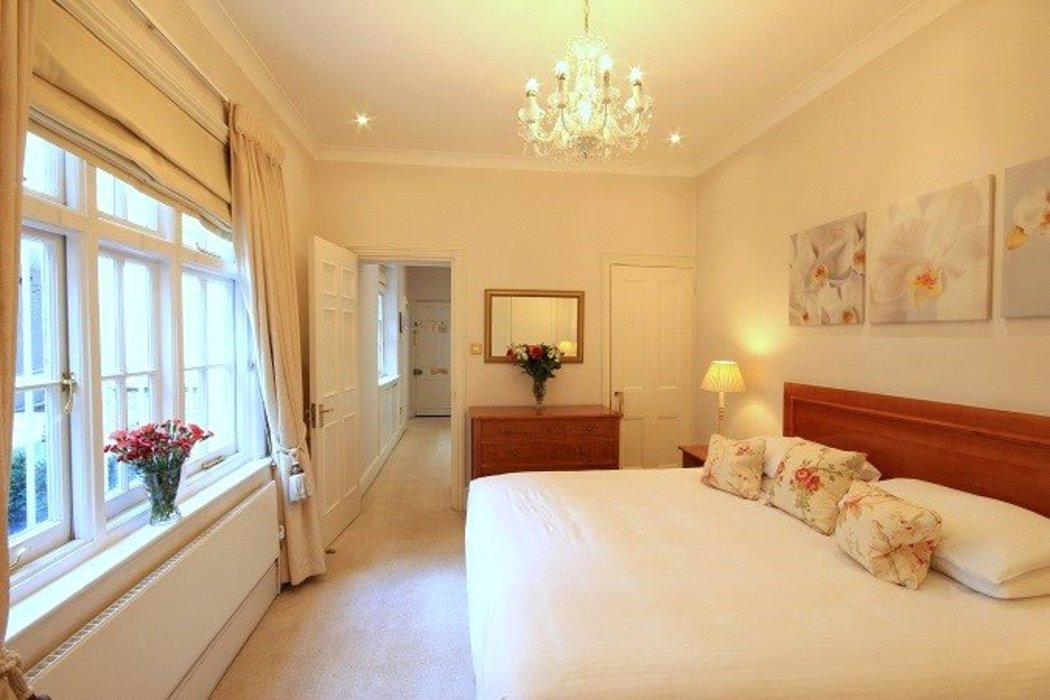 1 bedroom Flat to let in Mayfair,London - Image 3