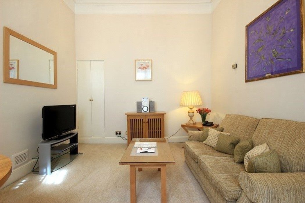 1 bedroom Flat to let in Mayfair,London - Image 1