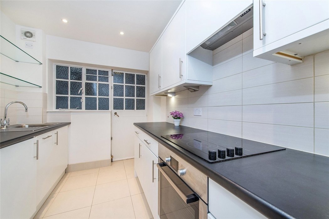 2 bedroom Flat to let in Cheslea,London - Image 3