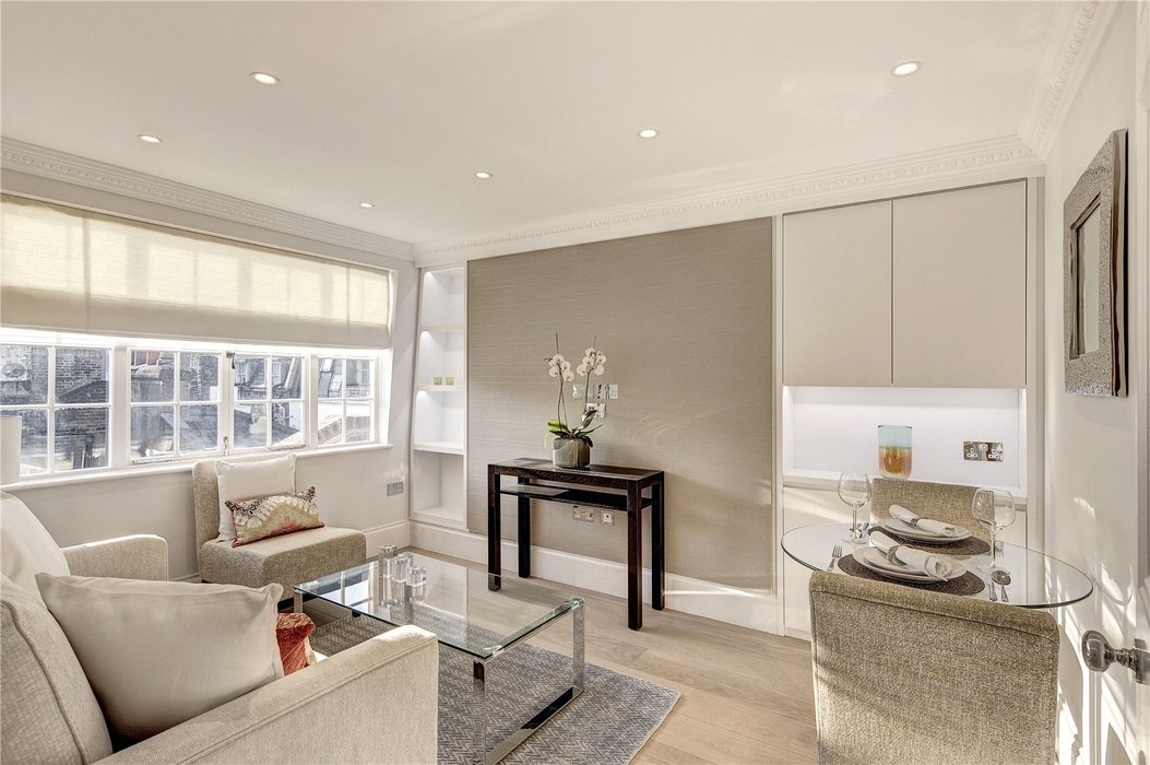 1 bedroom Flat new instruction in Mayfair,London - Image 1