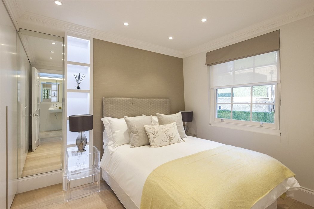 1 bedroom Flat to let in Mayfair,London - Image 2