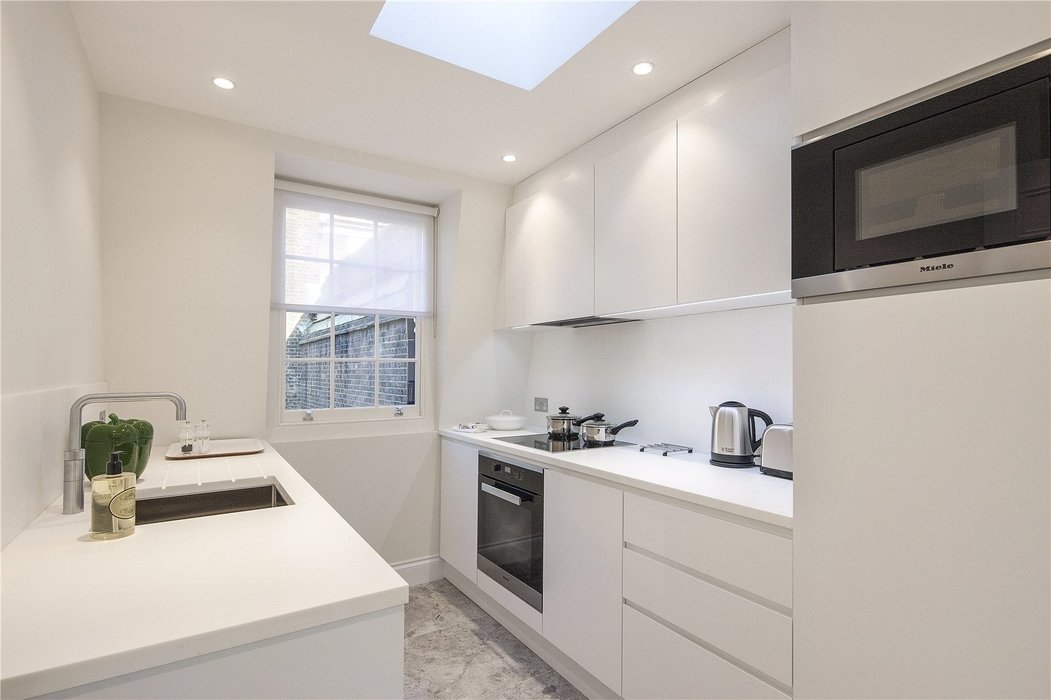 1 bedroom Flat new instruction in Mayfair,London - Image 3