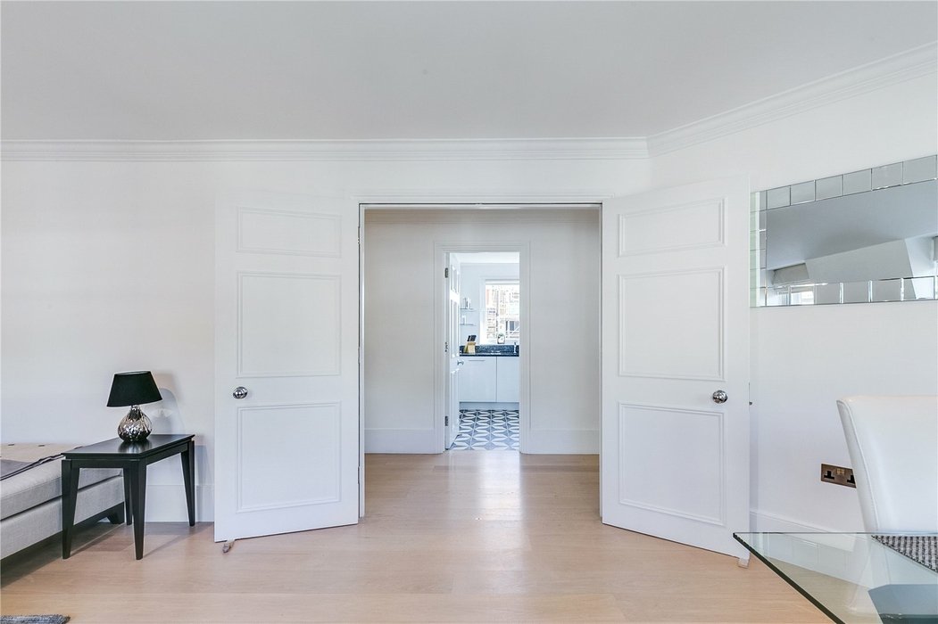 2 bedroom Flat new instruction in Mayfair,London - Image 15