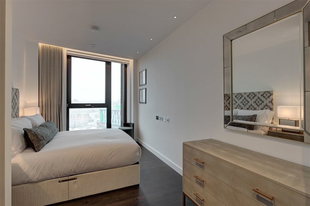 2 bedroom Flat new instruction in London - Image 8