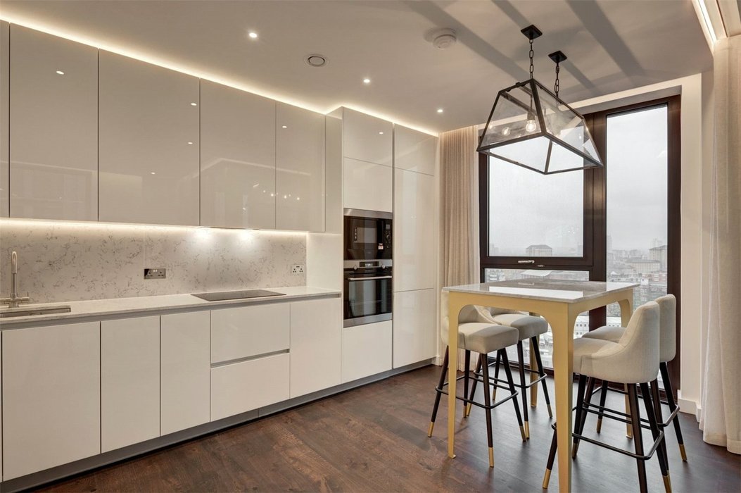 2 bedroom Flat new instruction in London - Image 2