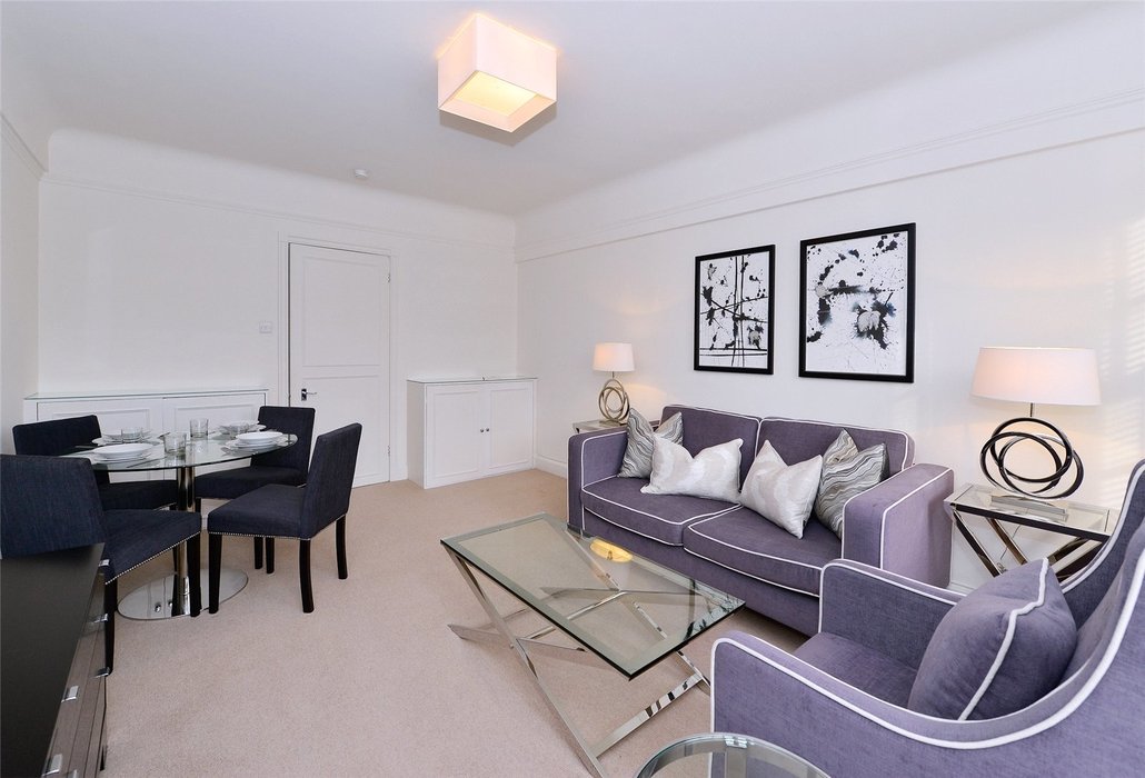 2 bedroom Flat to let in London - Image 3