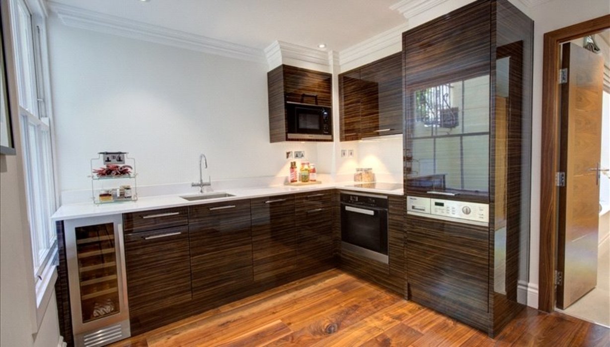 1 bedroom Flat to let in London - Image 2