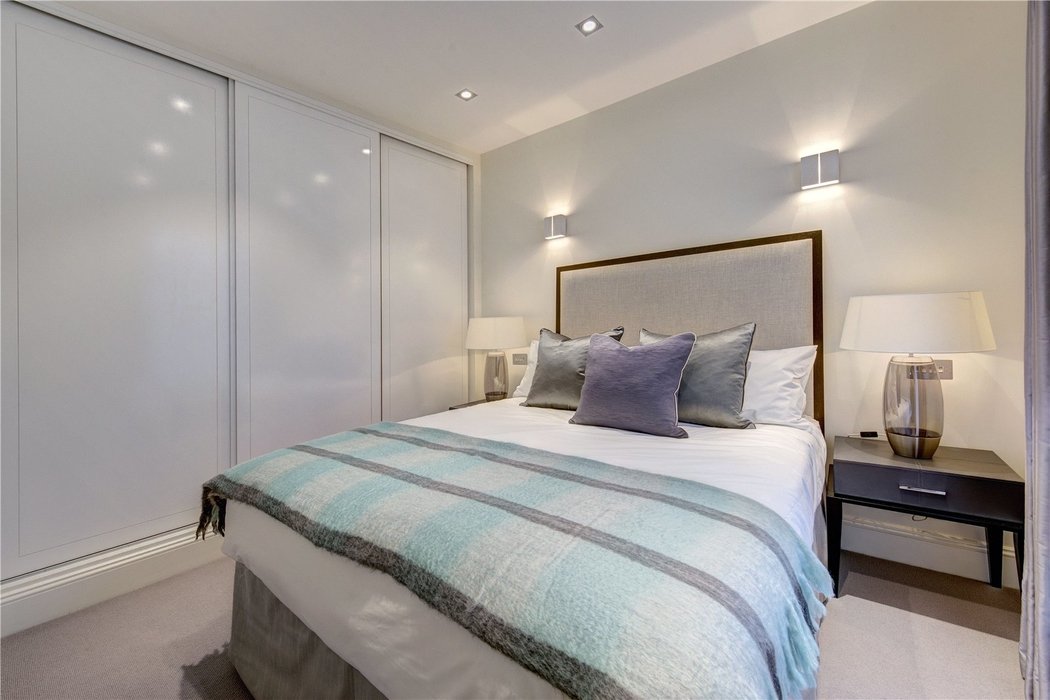 2 bedroom Flat let in Mayfair,London - Image 5