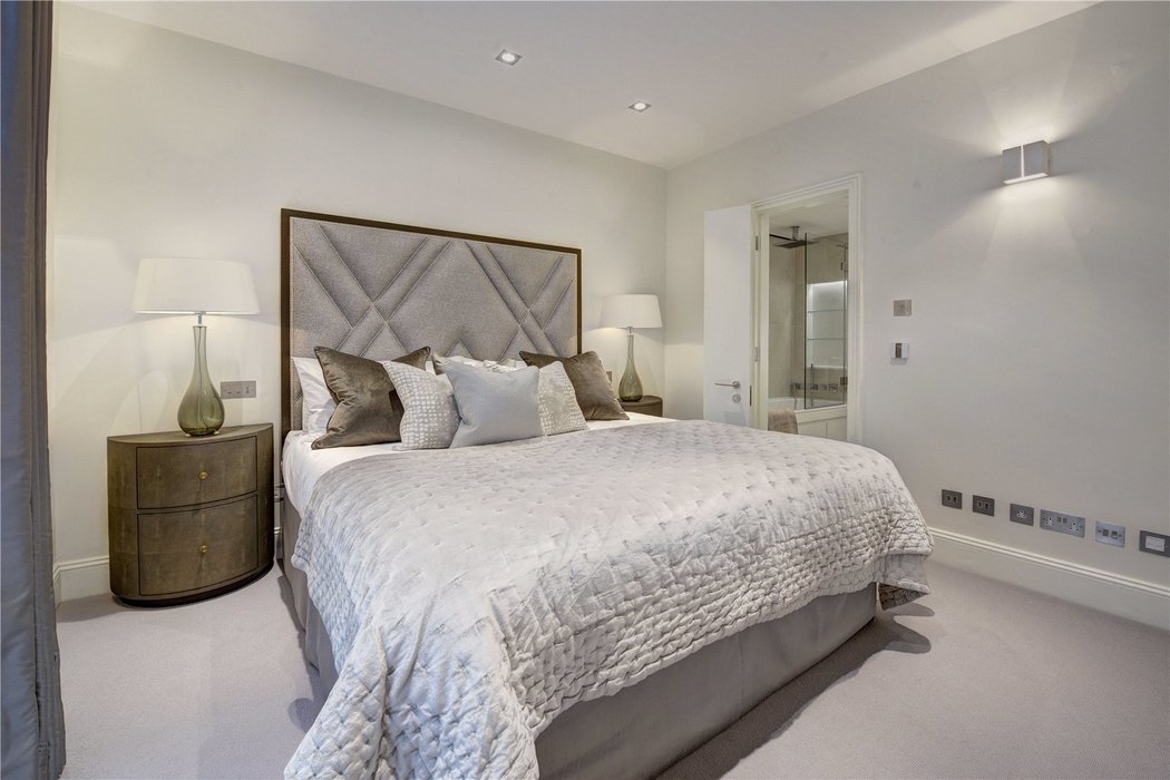 2 bedroom Flat let in Mayfair,London - Image 8