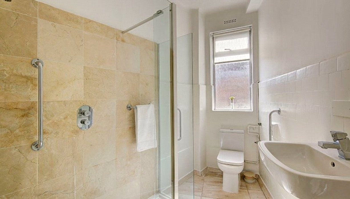 2 bedroom Property to let in St Johns Wood,London - Image 7