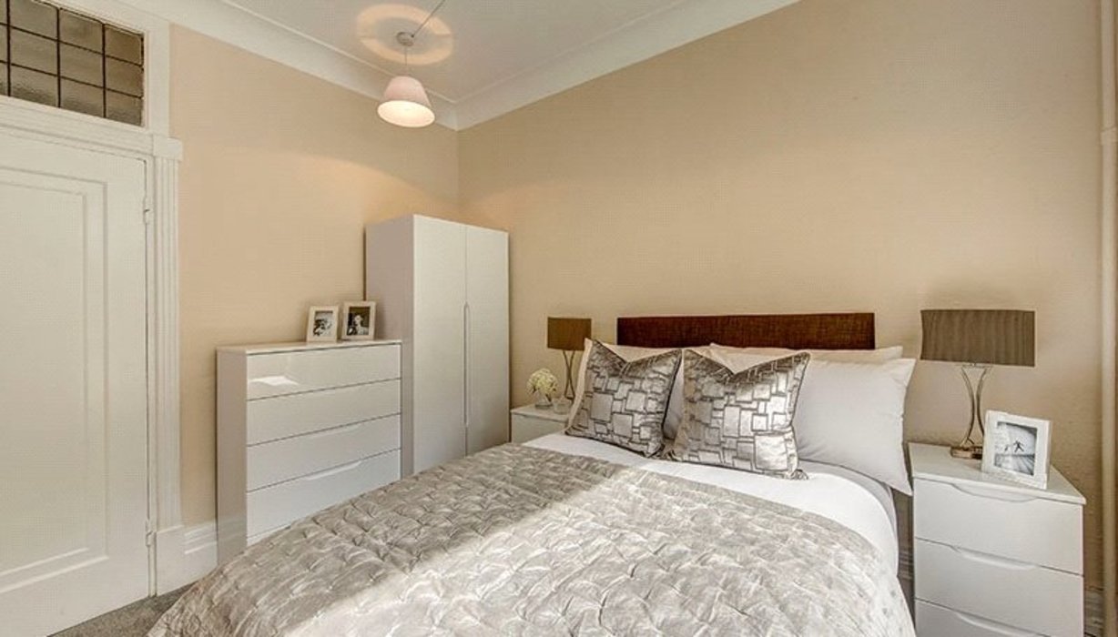 2 bedroom Property to let in St Johns Wood,London - Image 8