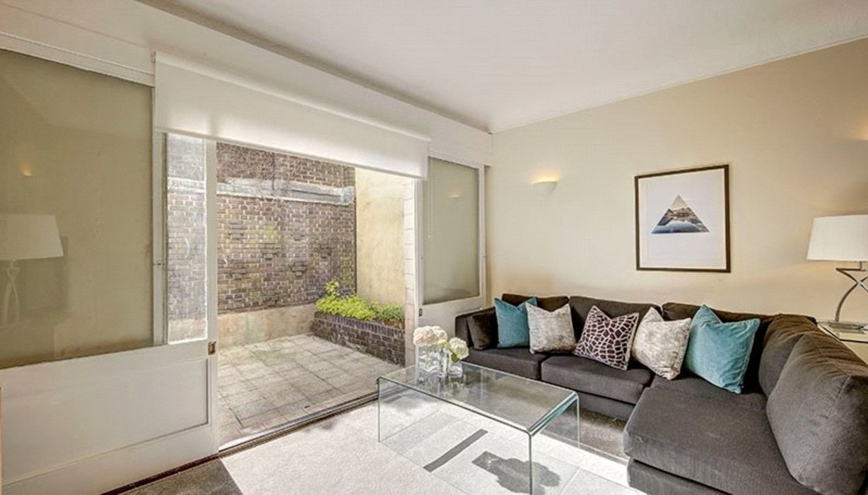 2 bedroom Property to let in St Johns Wood,London - Image 1