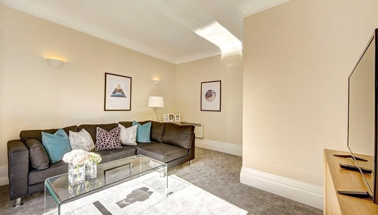2 bedroom Property to let in St Johns Wood,London - Image 2