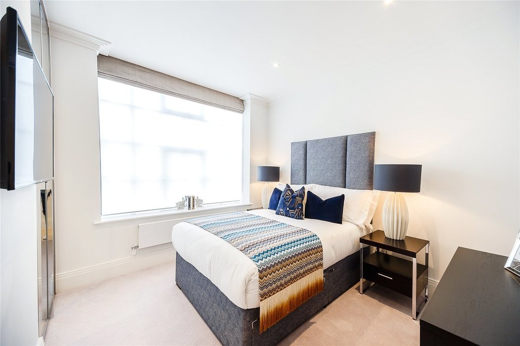 2 bedroom Flat to let in London - Image 16
