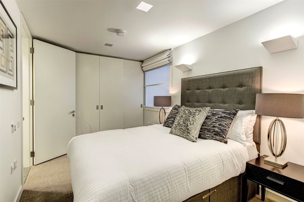 2 bedroom Flat to let in Chelsea,London - Image 8