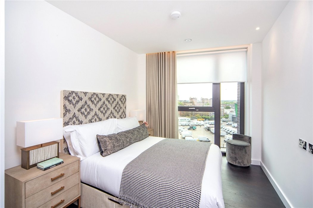 2 bedroom Flat new instruction in London - Image 7