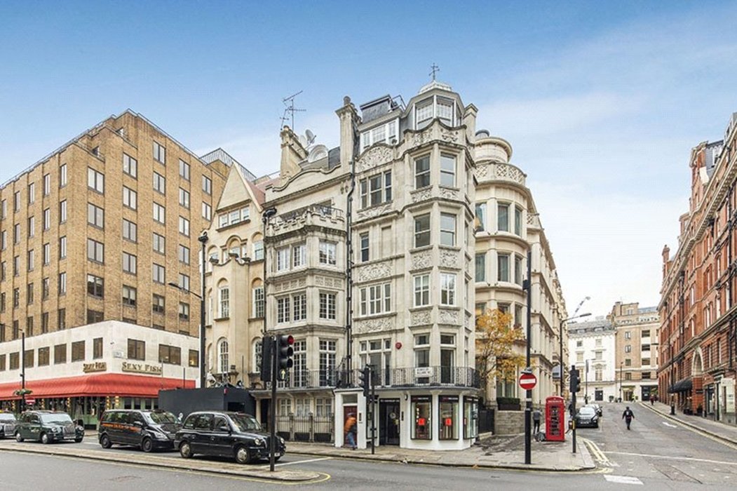  Office to let in Mayfair,London - Image 1