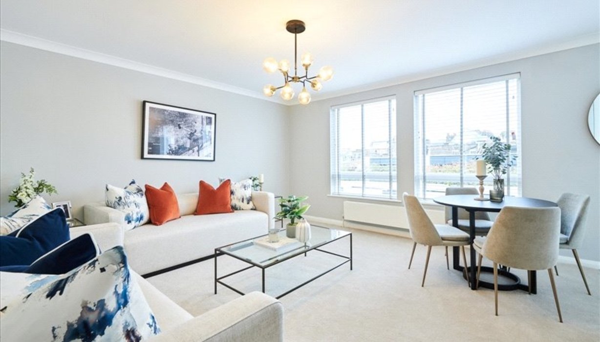 2 bedroom Flat new instruction in London - Image 1