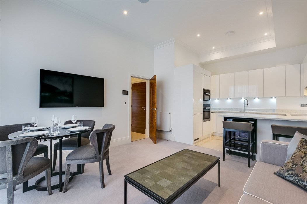 1 bedroom Flat new instruction in London - Image 2