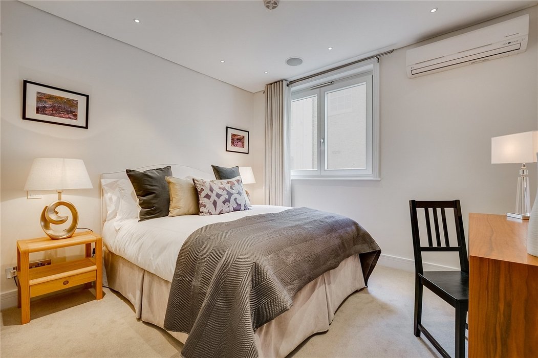 1 bedroom Flat let in Mayfair,London - Image 5