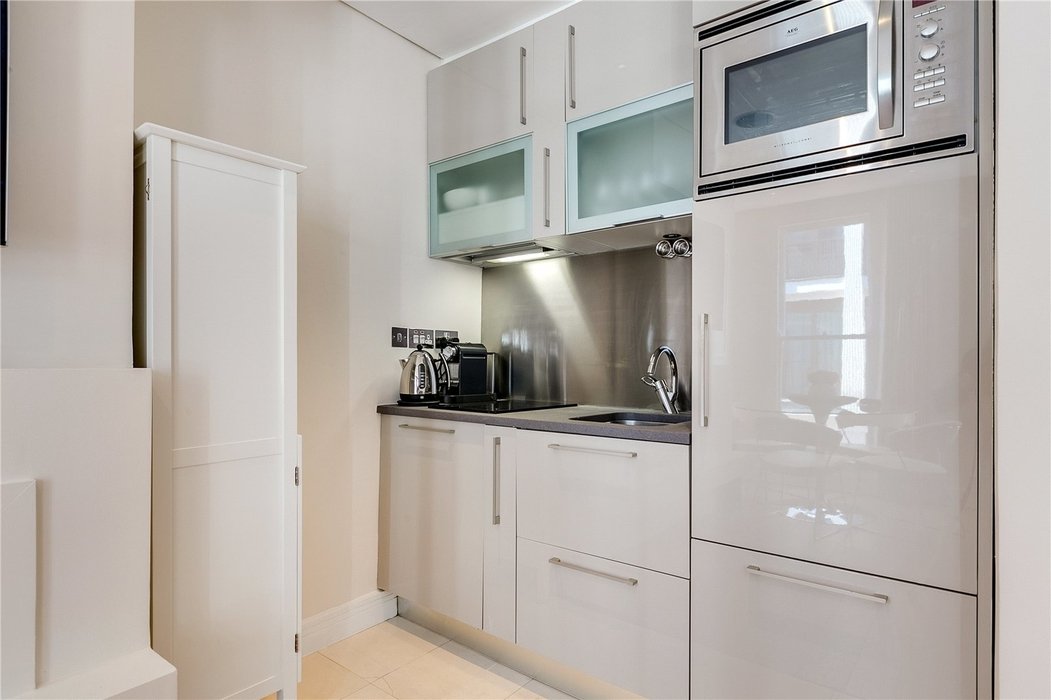 1 bedroom Flat let in Mayfair,London - Image 4