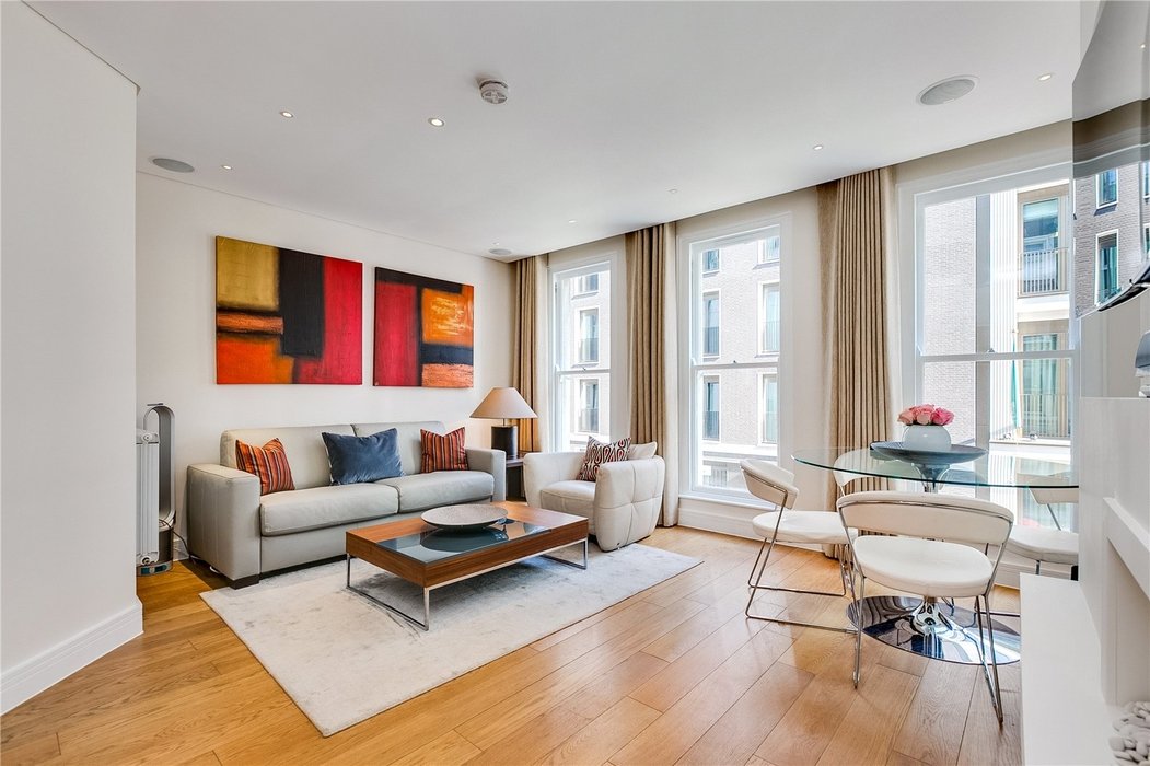 1 bedroom Flat let in Mayfair,London - Image 2