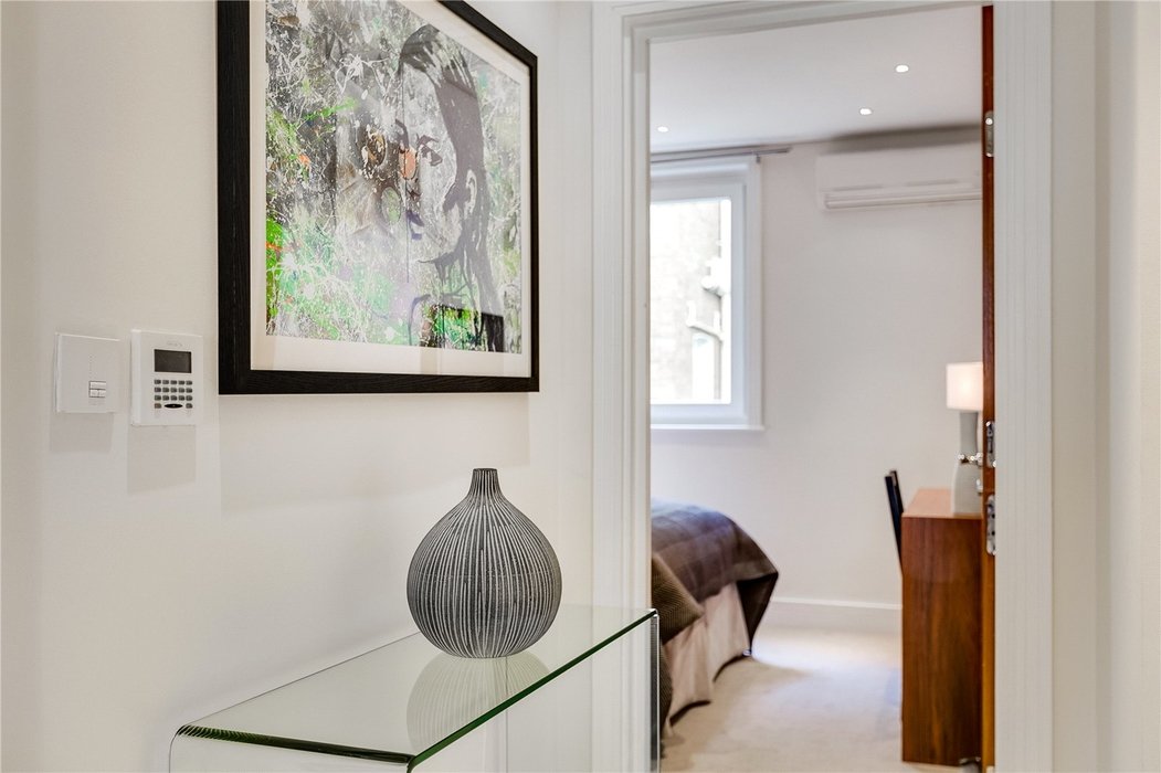 1 bedroom Flat let in Mayfair,London - Image 7