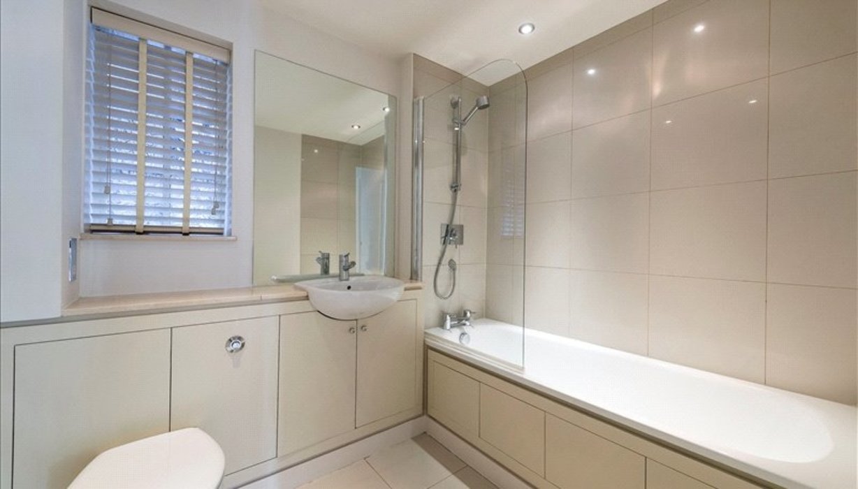2 bedroom Flat to let in Chelsea,London - Image 4