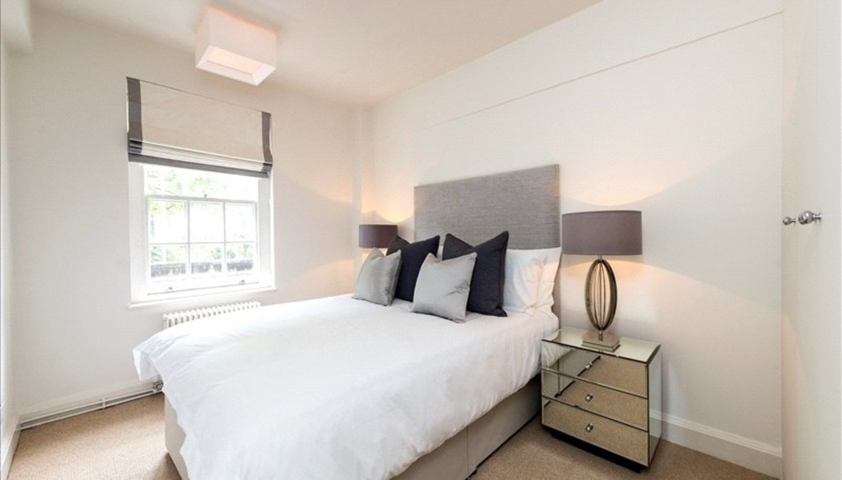 2 bedroom Flat to let in Chelsea,London - Image 3