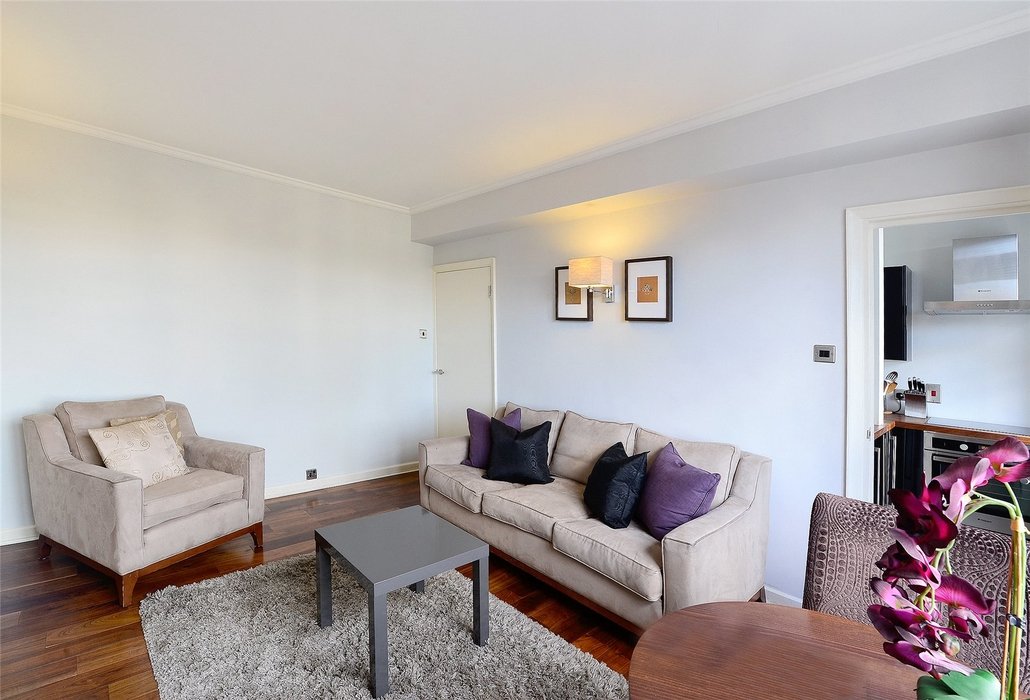 2 bedroom Flat new instruction in Mayfair,London - Image 3