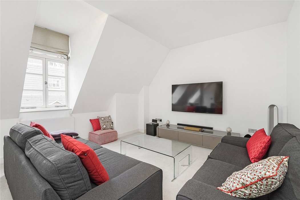 1 bedroom Flat sold in 10 Bury Street,London - Image 2