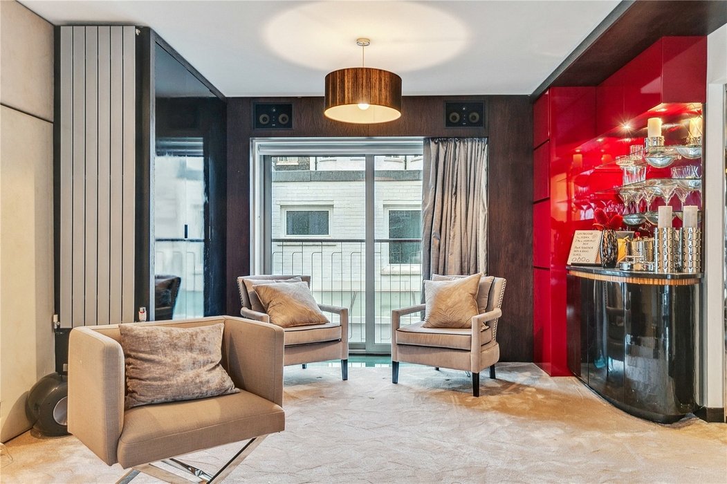 3 bedroom House to let in Mayfair,London - Image 4
