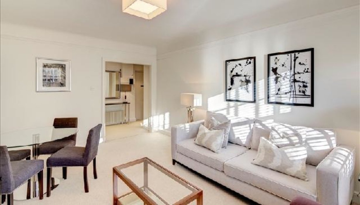 2 bedroom Flat new instruction in Chelsea,London - Image 2