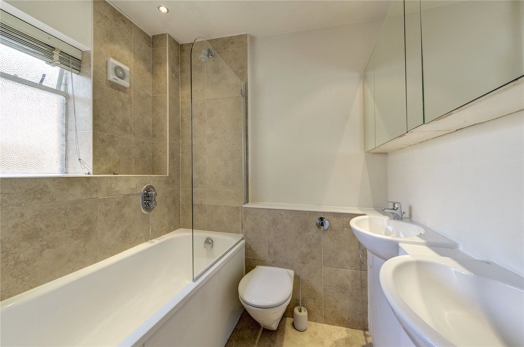 2 bedroom Flat new instruction in London - Image 8