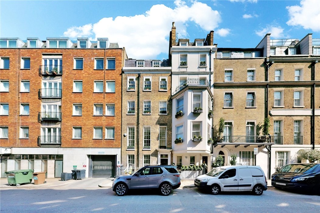  Property to let in Mayfair,London - Image 2