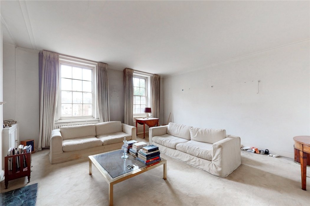2 bedroom Flat sold in Mayfair,London - Image 2