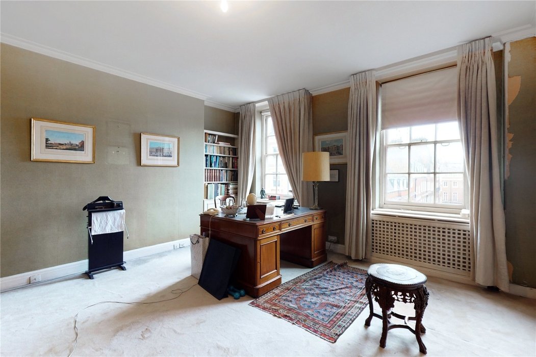 2 bedroom Flat sold in Mayfair,London - Image 4