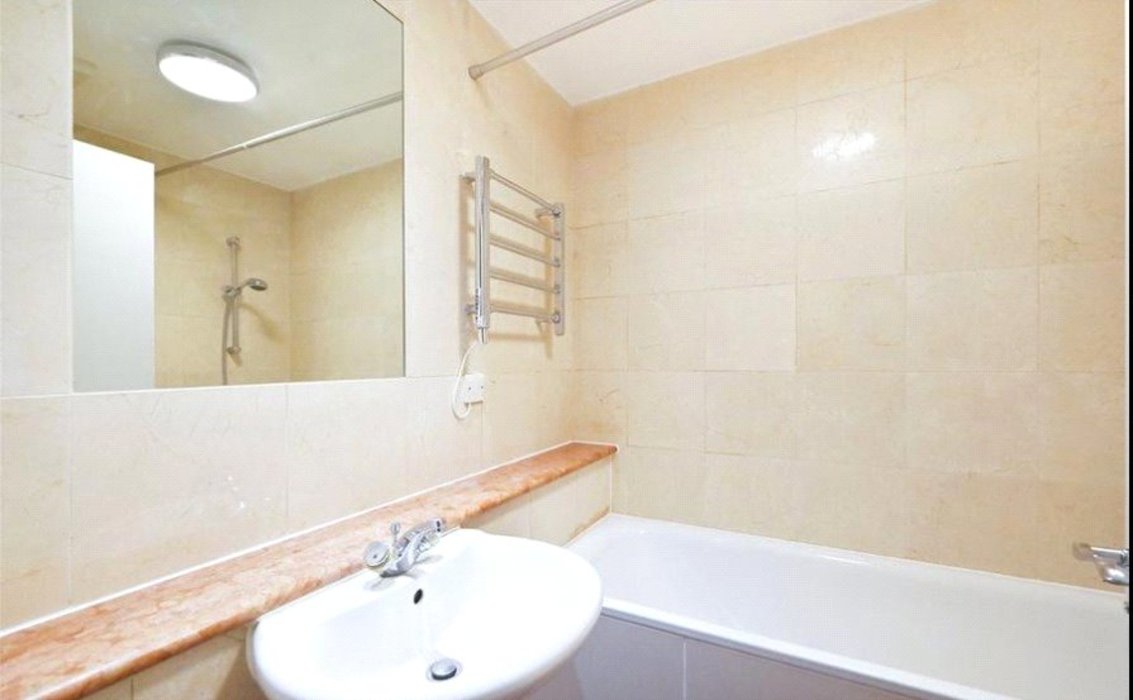 1 bedroom Flat let in Barrett Street,London - Image 7