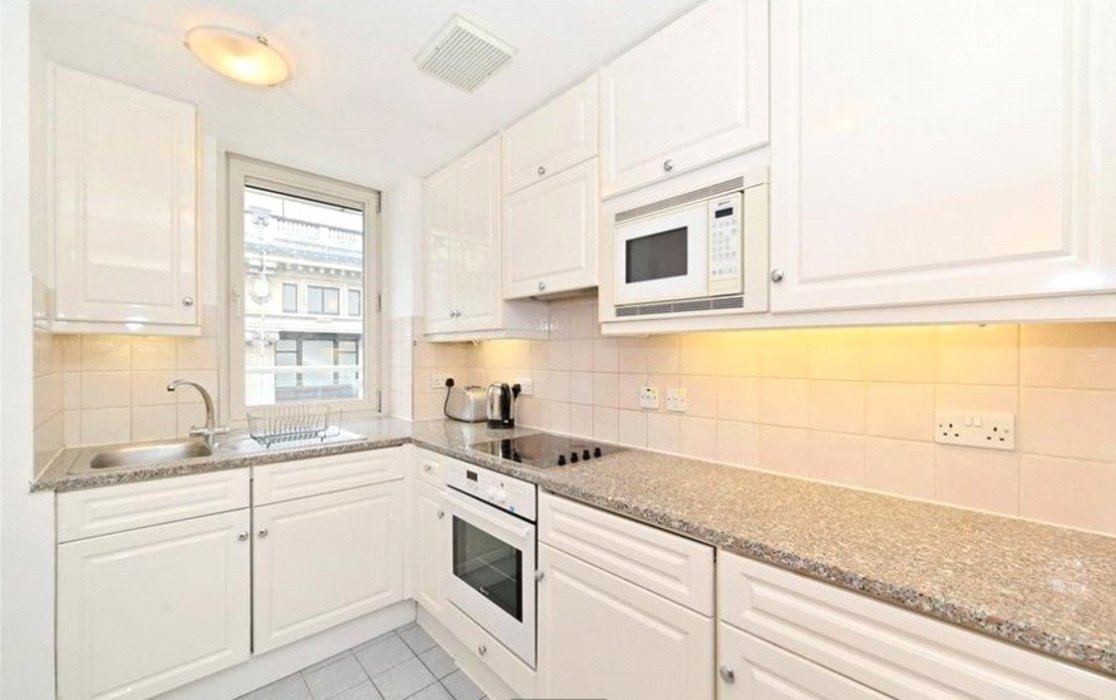 1 bedroom Flat let in Barrett Street,London - Image 3