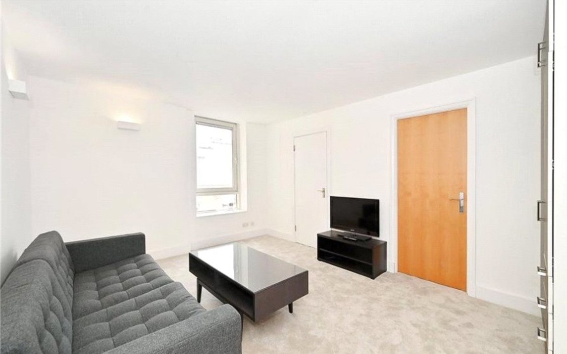 1 bedroom Flat let in Barrett Street,London - Image 1