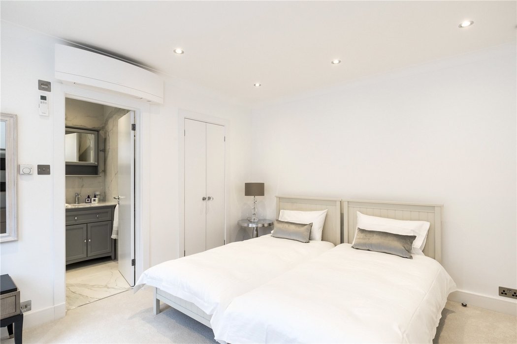 2 bedroom Flat new instruction in Mayfair,London - Image 16
