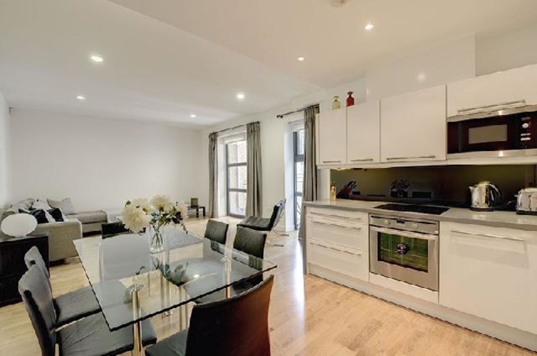 2 bedroom Flat under offer in Marylebone,London - Image 2