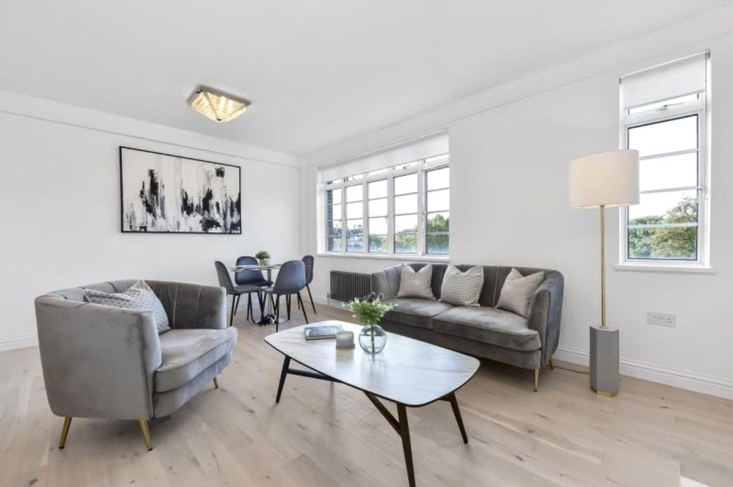 3 bedroom Flat new instruction in London - Image 1