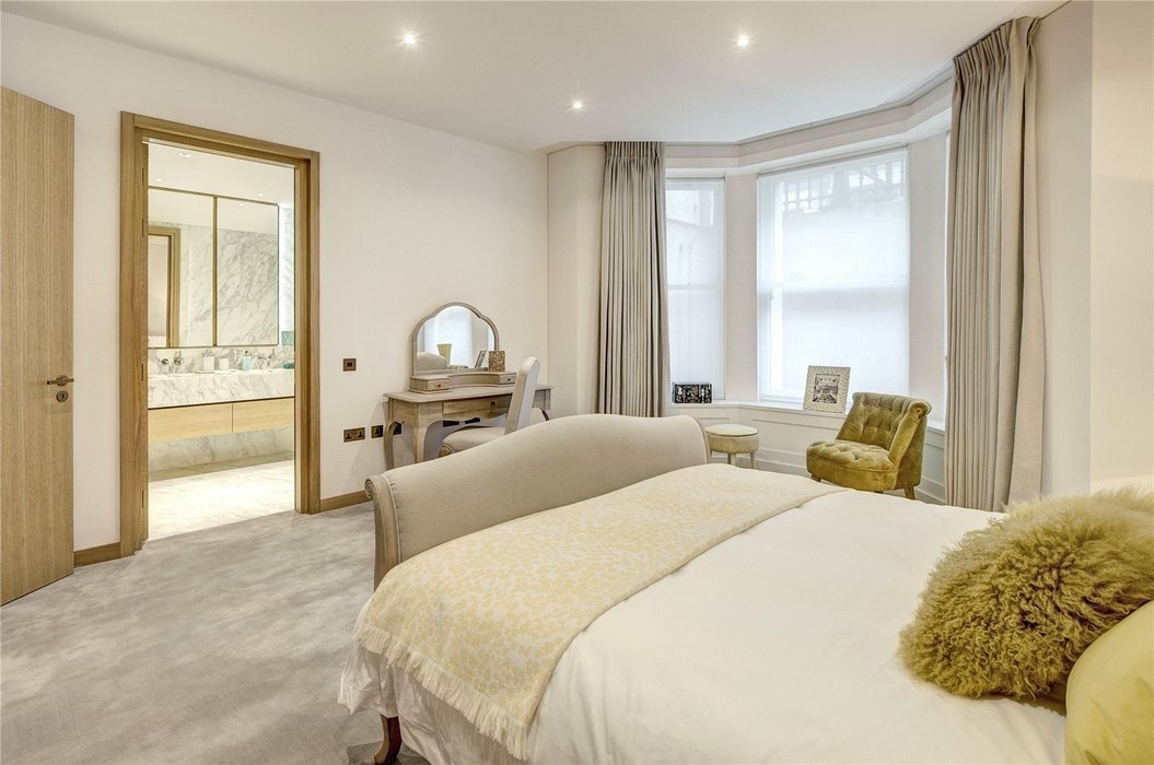 2 bedroom Flat let in Kensington,London - Image 6