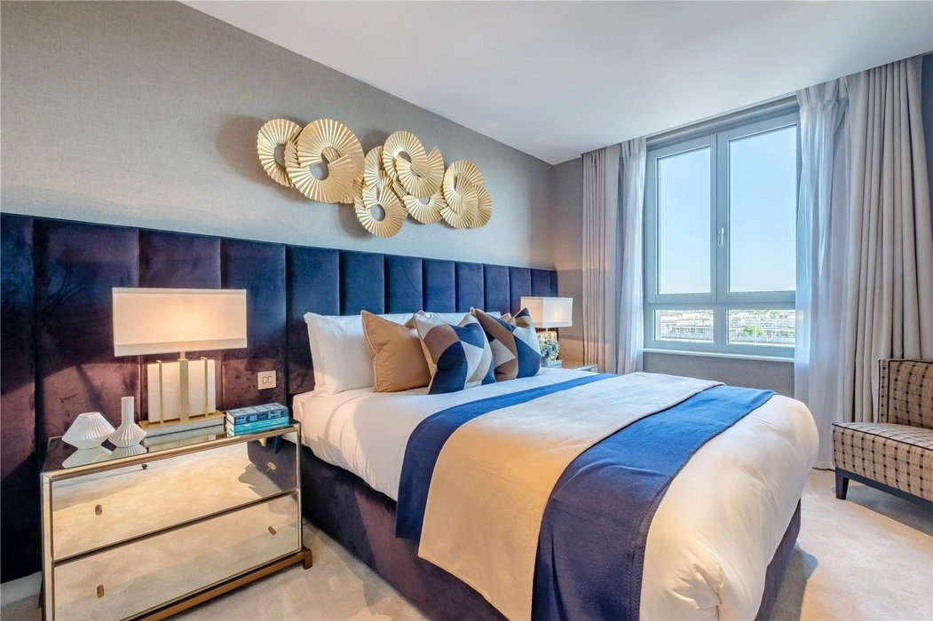 2 bedroom Flat for sale in West End Gate,London - Image 9