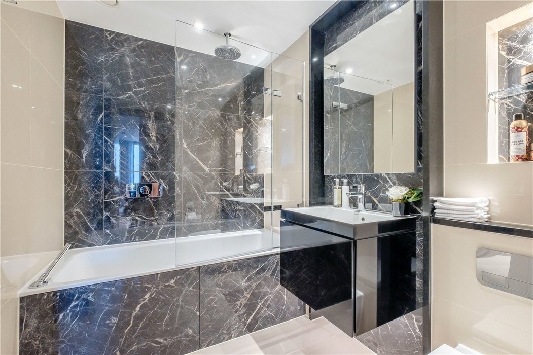 2 bedroom Flat for sale in West End Gate,London - Image 12