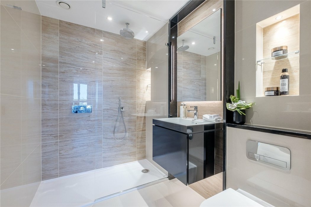 2 bedroom Flat for sale in West End Gate,London - Image 15