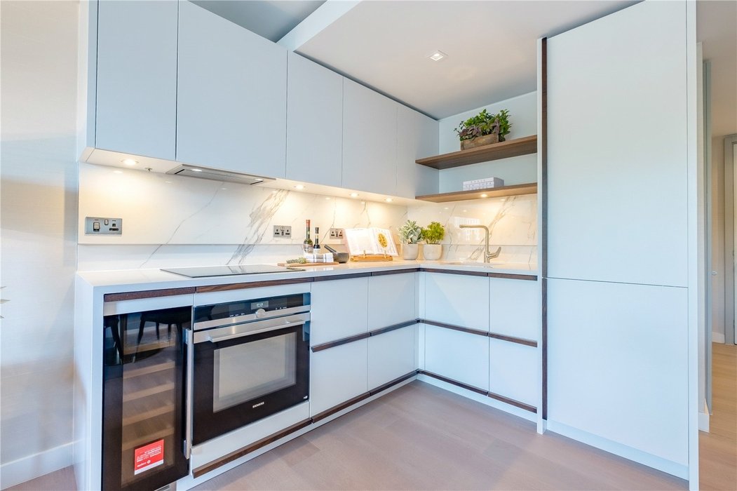 1 bedroom Flat for sale in West End Gate,London - Image 4