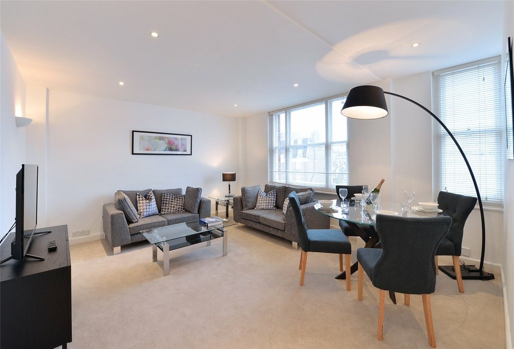 2 bedroom Flat new instruction in Mayfair,London - Image 1