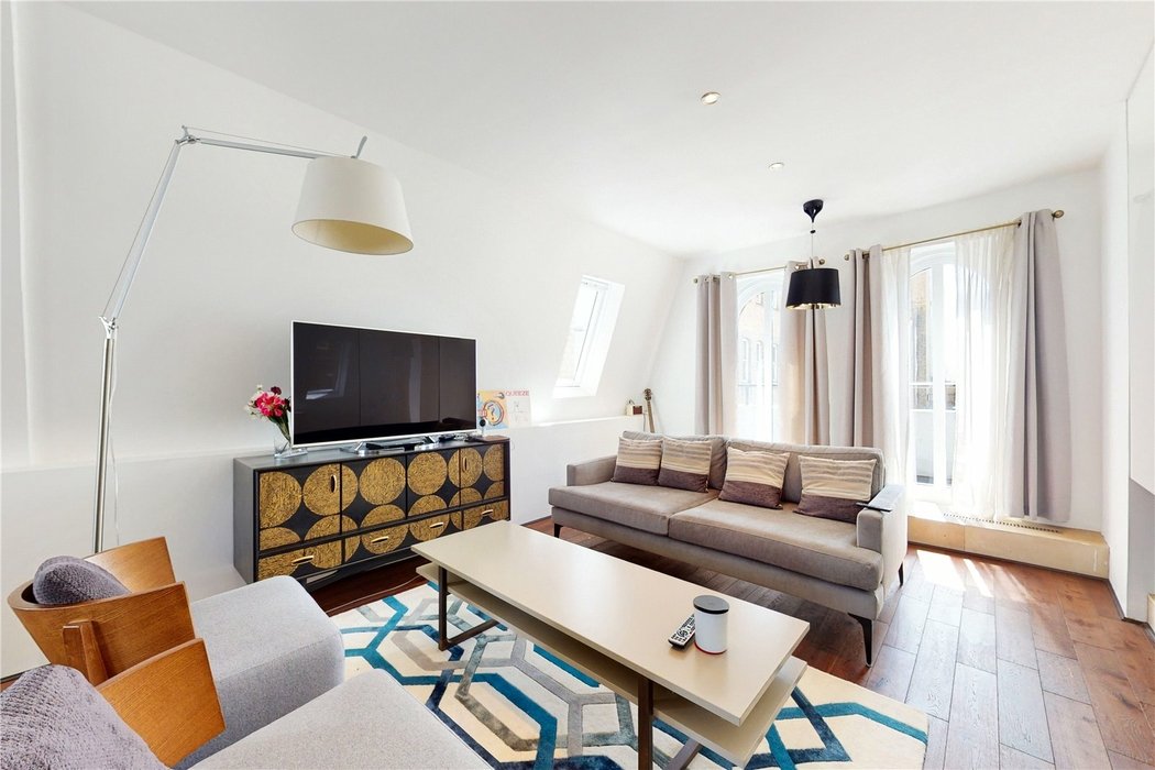 2 bedroom Flat for sale in Mayfair,London - Image 1